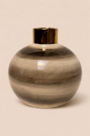 Elegant-ceramic-vase-with-metallic-detail-600x900